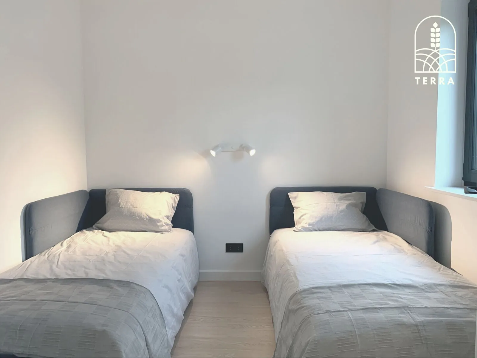 Two singles, two lamps — Terra House, Ventspils